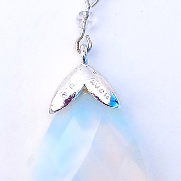 AVON PENDANT NECKLACE Opalescent blue white silvertone vintage adjustable t… - Picture 5 of 13